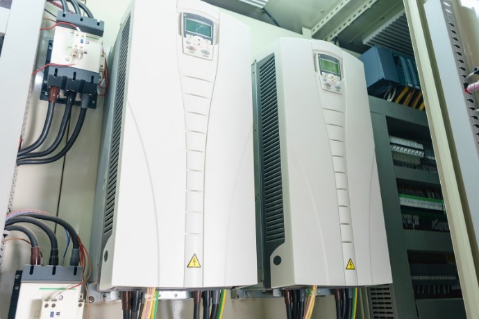 инвертор напряжения